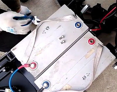 怎么樣維護(hù)電瓶式洗地機(jī)的電瓶？