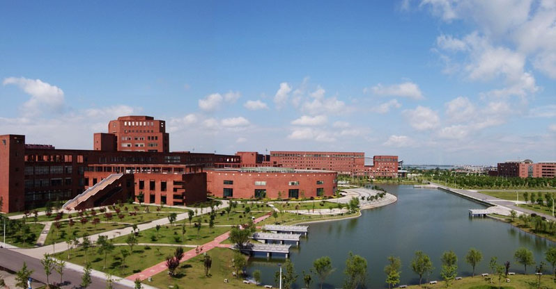 江西師范大學(xué)旭潔洗地機(jī)客戶案例-<a href=http://m.banehtakhane.com target=_blank class=infotextkey>洗地機(jī)生產(chǎn)廠</a>家